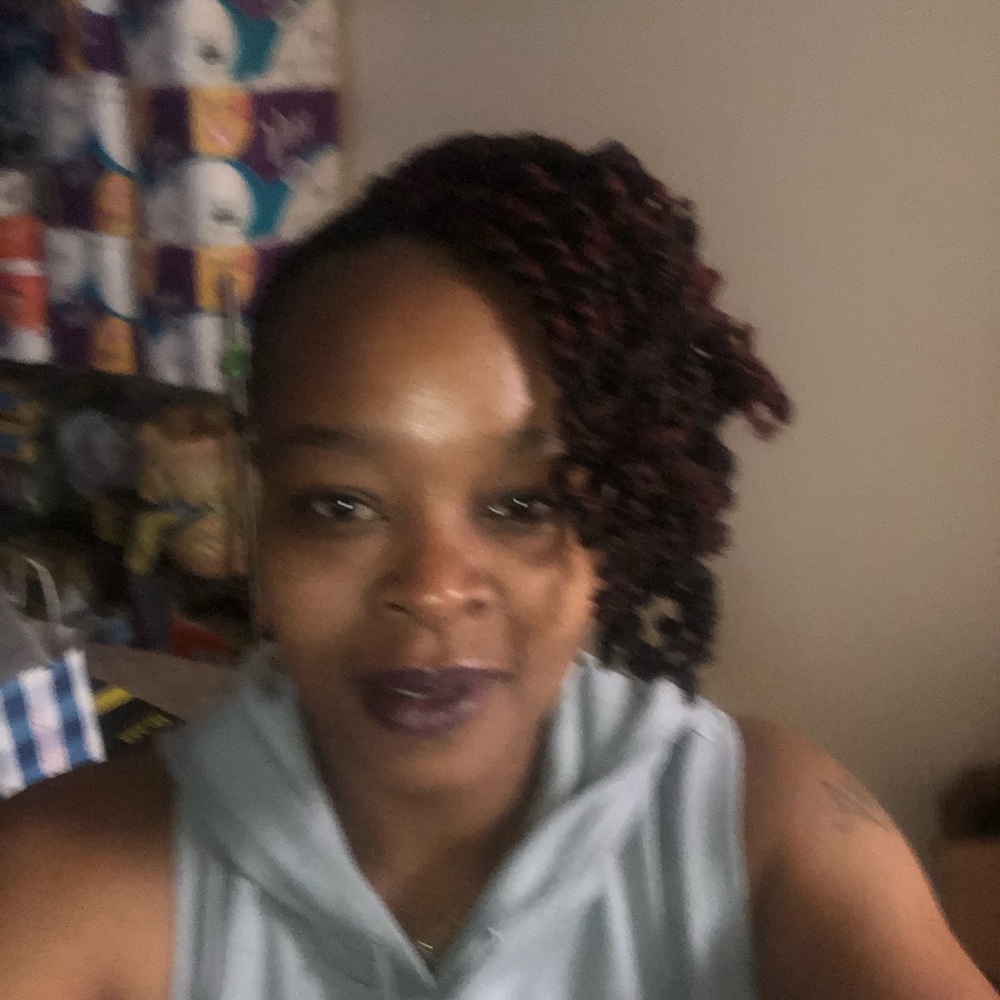 Meet your Posher, Makelia